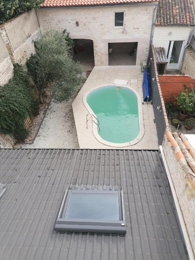 Grande Chambre D'Hote Pour 4 A 5 Personnes Bed & Breakfast Chef-Boutonne Exterior foto
