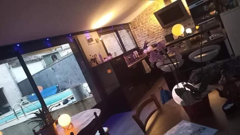 Grande Chambre D'Hote Pour 4 A 5 Personnes Bed & Breakfast Chef-Boutonne Exterior foto