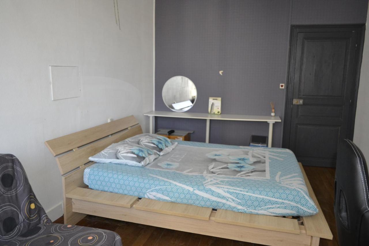 Grande Chambre D'Hote Pour 4 A 5 Personnes Bed & Breakfast Chef-Boutonne Exterior foto